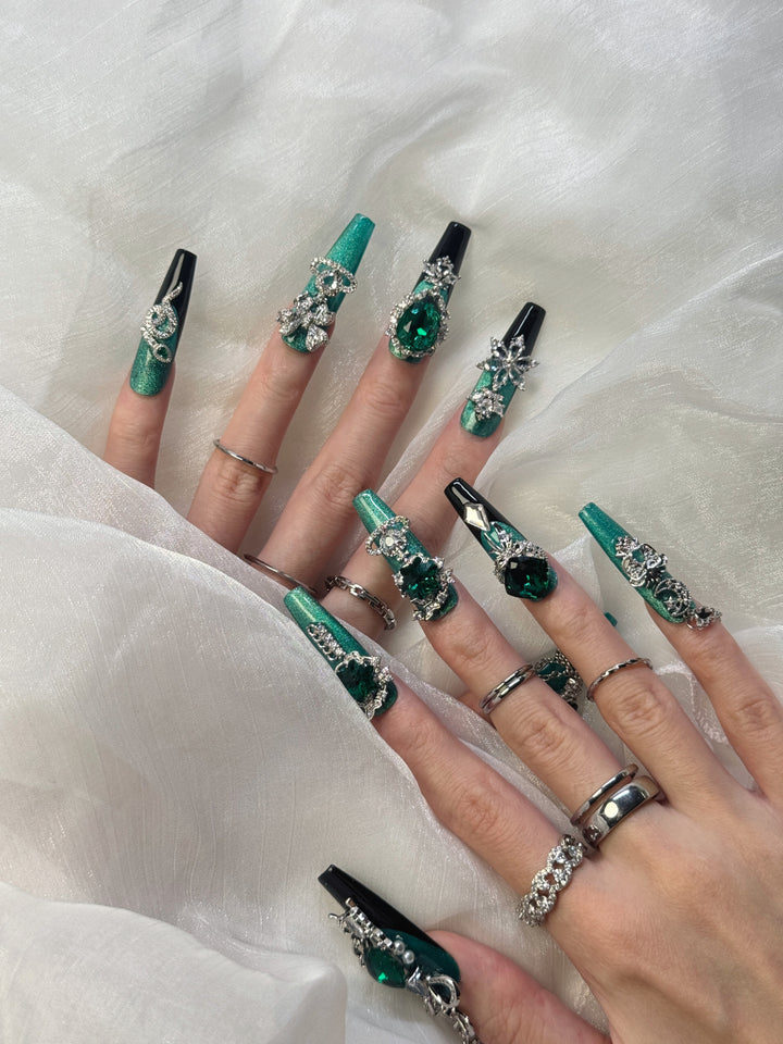 Close-up of Emerald Crown Nails – Rich Emerald Green Press-On Nails