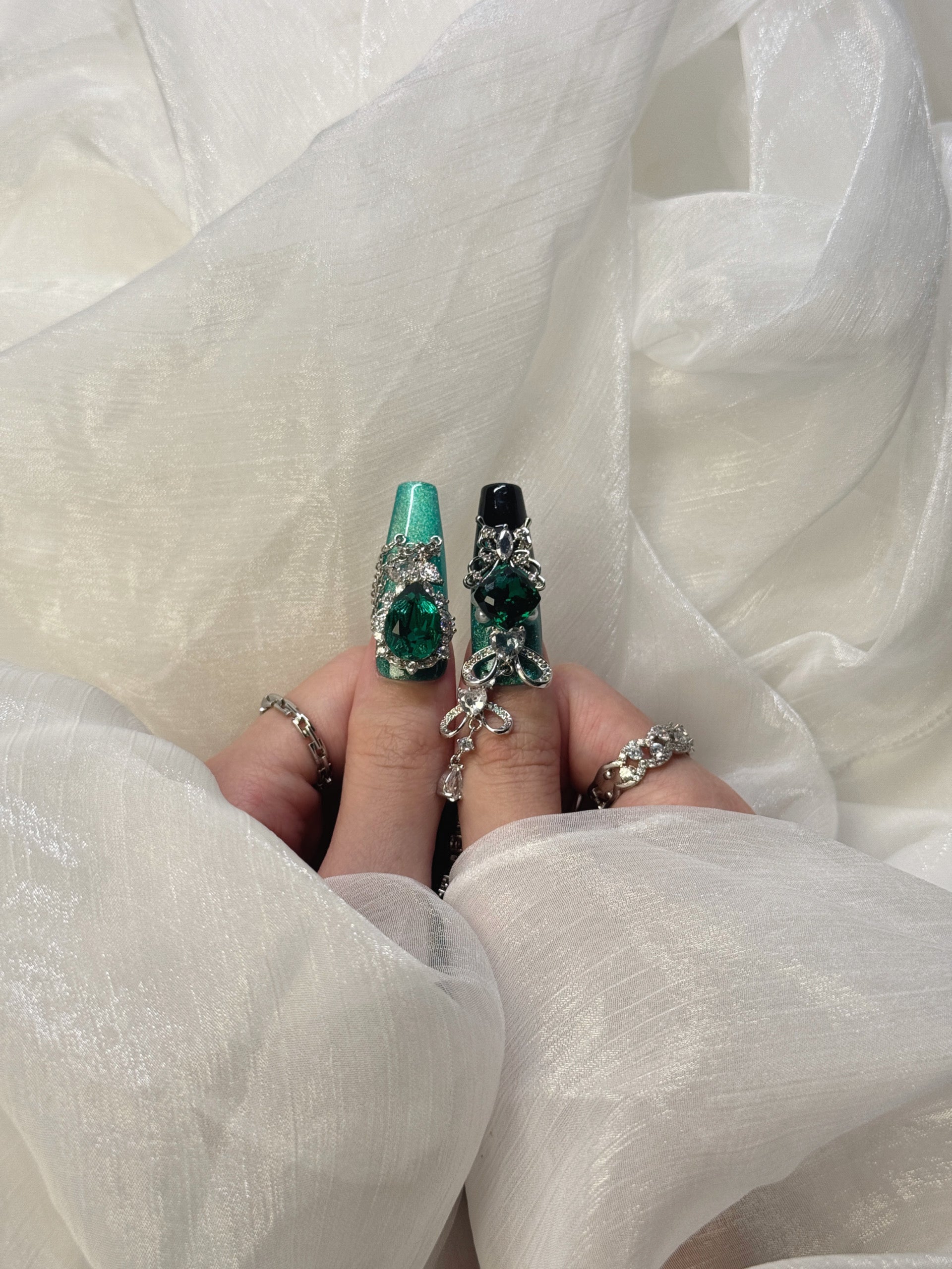 Close-up of Emerald Crown Nails – Rich Emerald Green Press-On Nails