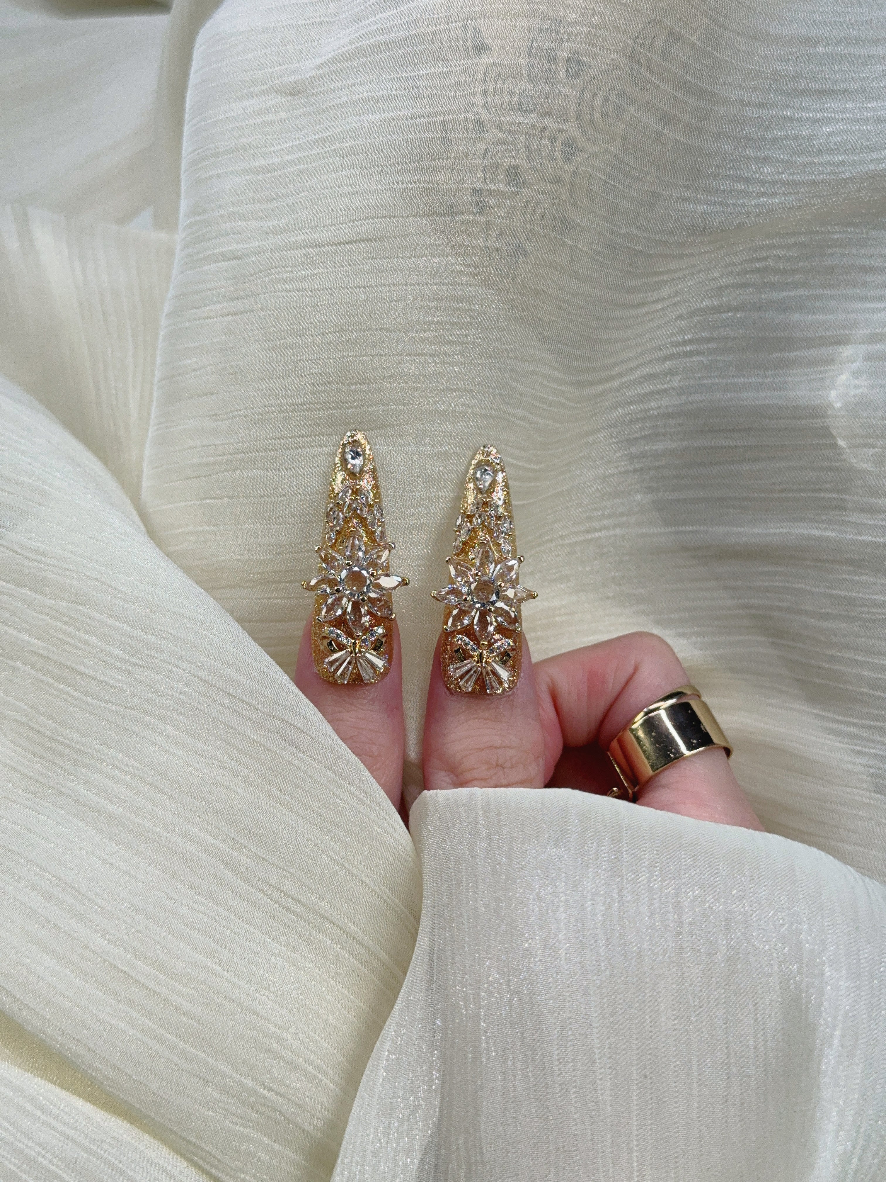 Golden Empress Press-On Nails – Luxury Gold Nail Stickers by Fairy Nails