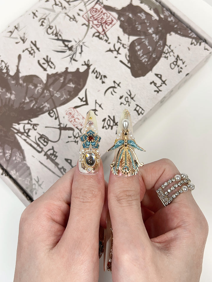 Close-up of Phoenix Nirvana Press-On Nails – High-Quality Glamorous Design