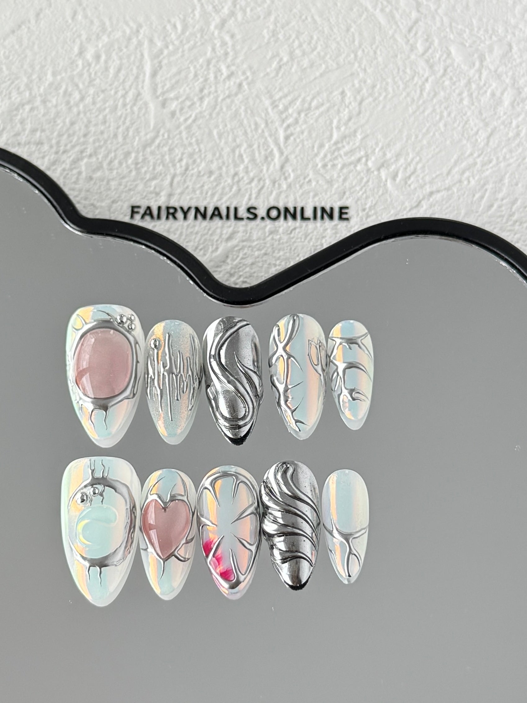 Aurora Press-On Nails – Iridescent holographic nails