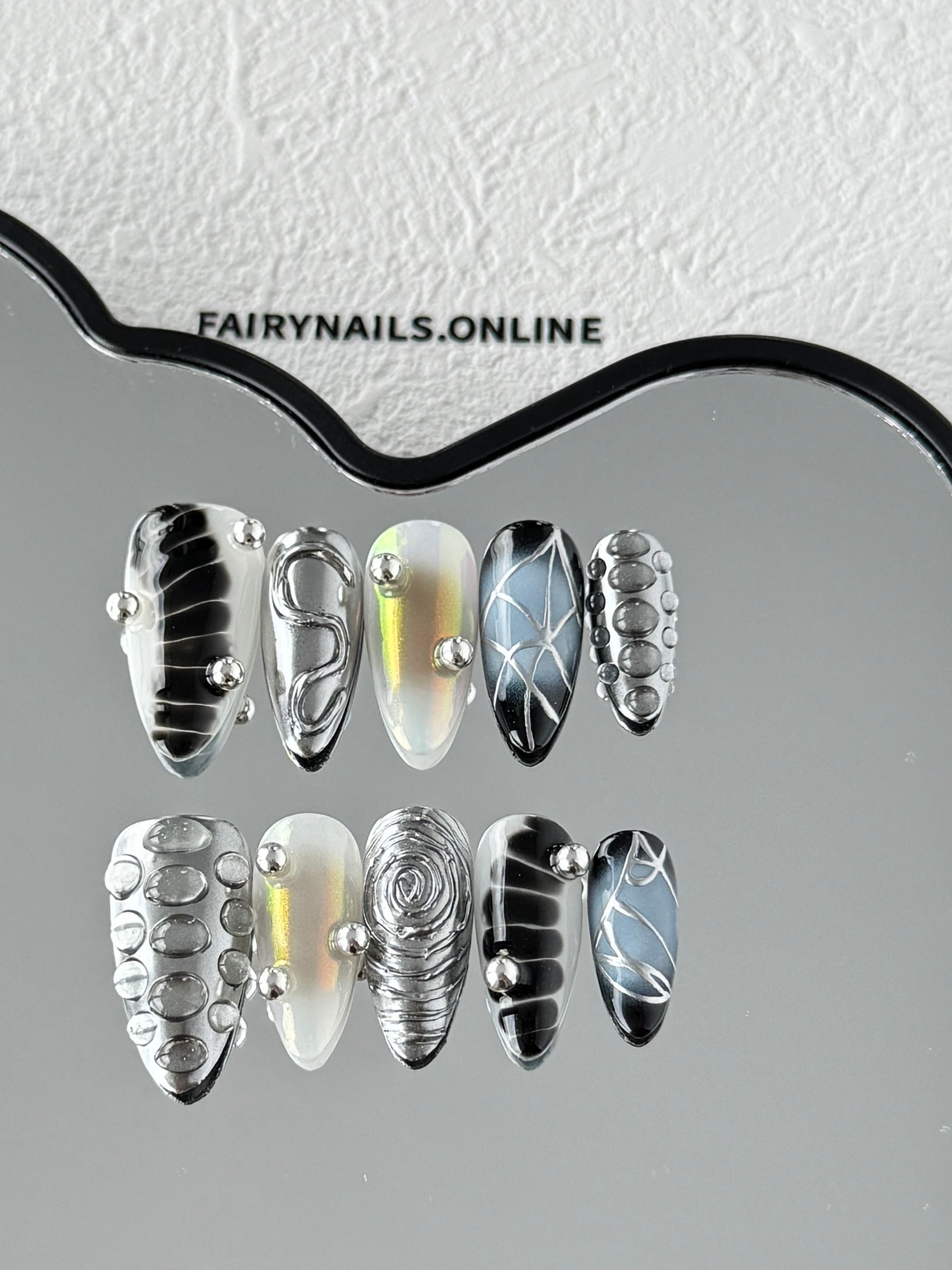 Eclipse Press-On Nails – Black and silver starlight design